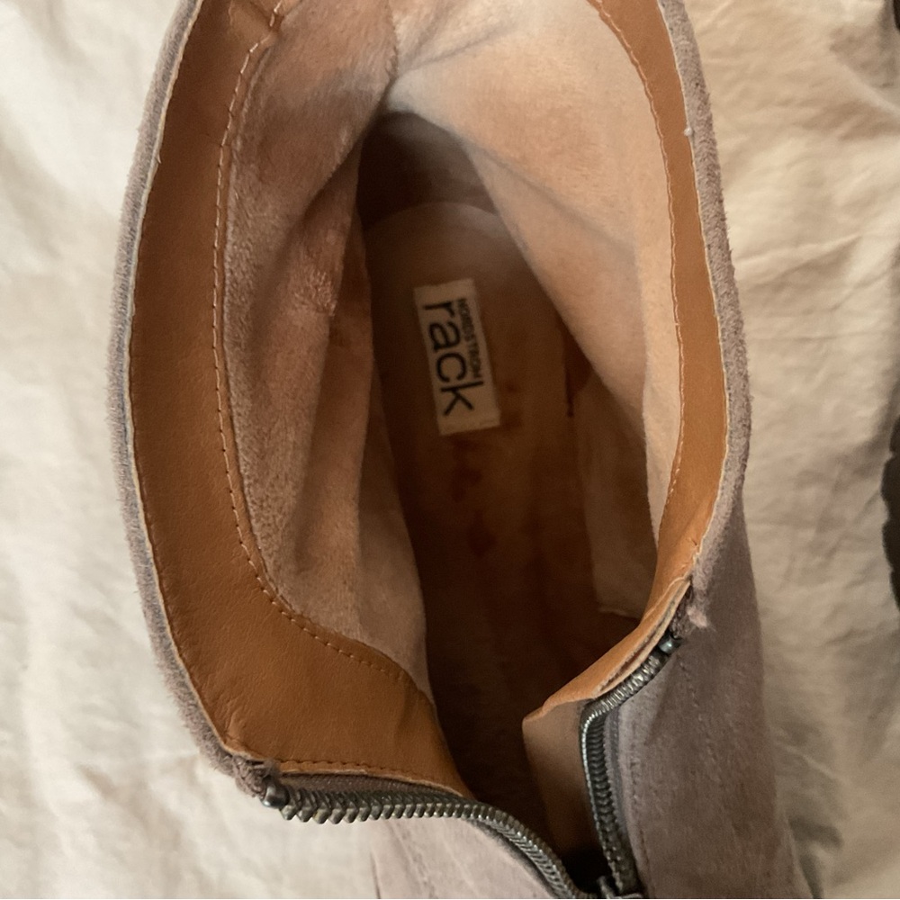 Nordstrom Rack Faux Suede Ankle Boots Thick Lug Sole Front Zip Women’s Sz 8.5 - Picture 6 of 9
